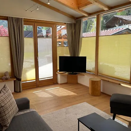 Haus Priller 公寓 *